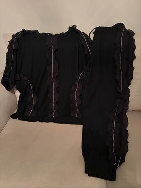 Women's Black Ruffle-Trim two-piece Set